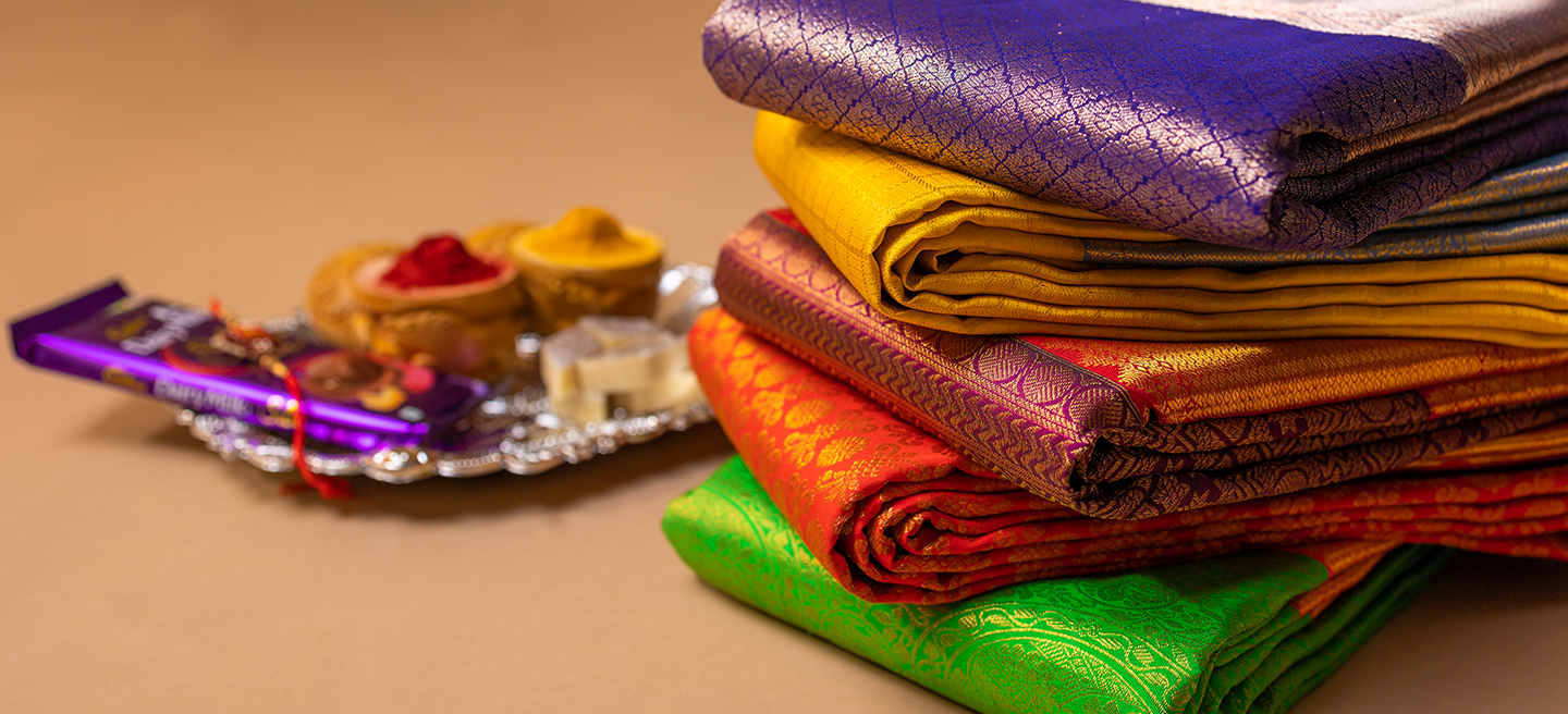 Stack Of Silk Saris Stack, Silk, Beautiful, Sari PNG Transparent Image and  Clipart for Free Download